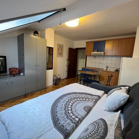 Studio In The Centre Of Novi Sad Ngoại thất bức ảnh